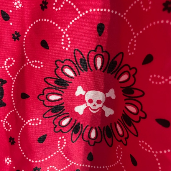 Torrid Retro Chic Skull and Crossbones Swimsuit Top, Red and Black, Size 3 - Picture 5 of 5